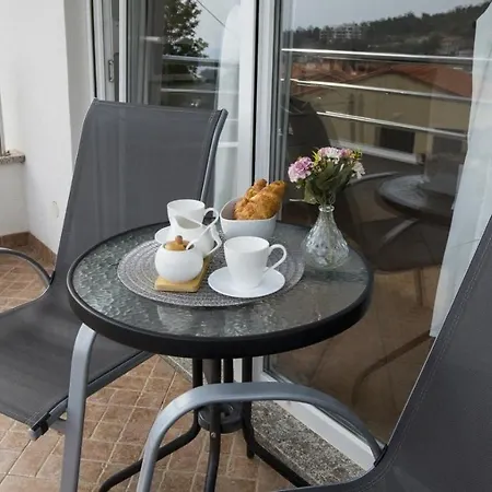 Studio In With Sea View, Balcony, Air Conditioning, Wi-fi Appartement