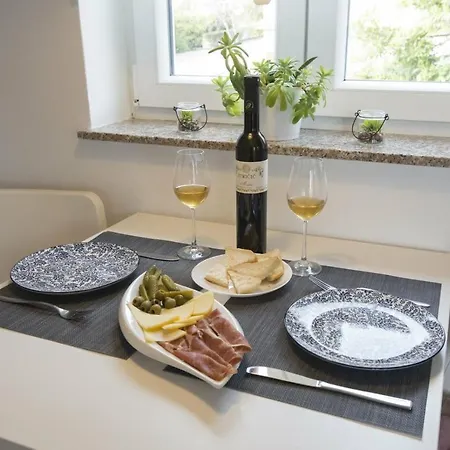 Studio In With Sea View, Balcony, Air Conditioning, Wi-fi